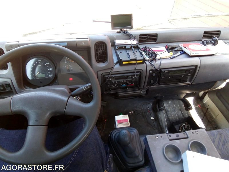 Hydrocureur Nissan cabstar année 2000 405300 kms - Fekálne vozidlo: obrázok 4 Hydrocureur Nissan cabstar année 2000 405300 kms - Fekálne vozidlo: obrázok 4