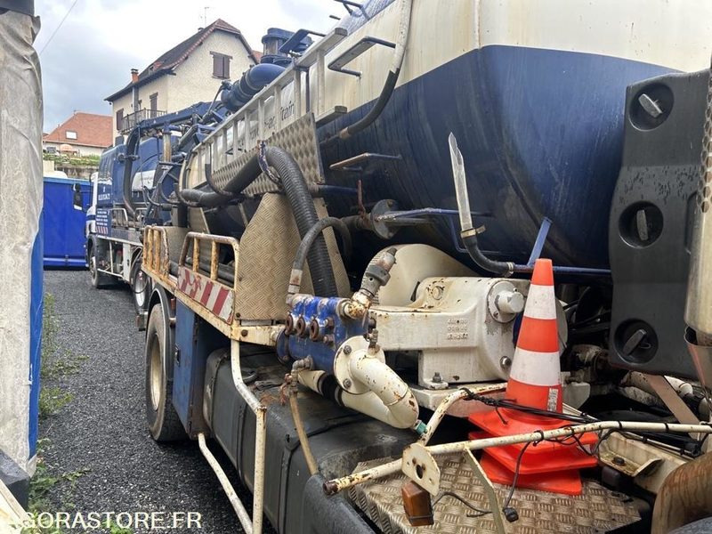 Hydrocureurs Scania P460 - BN003MX - 2000 / 572 216 KM - Fekálne vozidlo: obrázok 4 Hydrocureurs Scania P460 - BN003MX - 2000 / 572 216 KM - Fekálne vozidlo: obrázok 4
