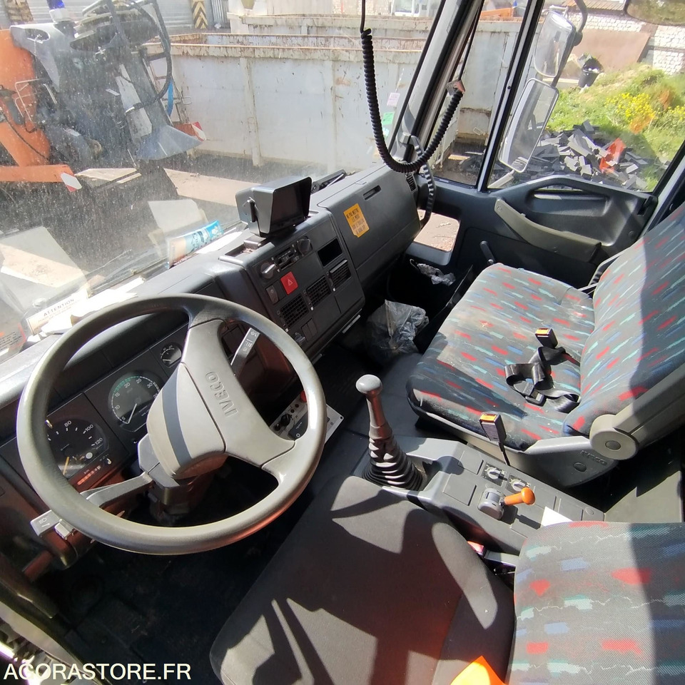 IVECO 100E1K SEMAT - Auto na odvoz odpadu: obrázok 4 IVECO 100E1K SEMAT - Auto na odvoz odpadu: obrázok 4