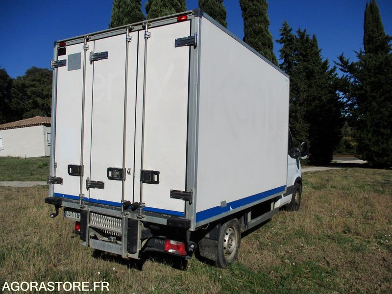 IVECO 35S13 de 2013 chassis cabine frigorifique idéal pour modifié en benne - Chladiarenská dodávka: obrázok 4 IVECO 35S13 de 2013 chassis cabine frigorifique idéal pour modifié en benne - Chladiarenská dodávka: obrázok 4