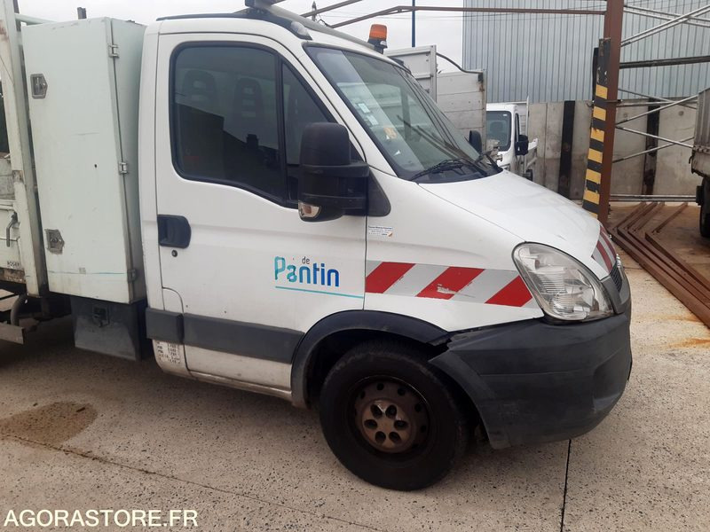 IVECO BENNE DANS L'ETAT - Dodávka sklápač: obrázok 2 IVECO BENNE DANS L'ETAT - Dodávka sklápač: obrázok 2