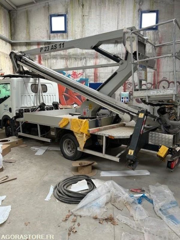 CAMION NACELLE NISSAN IMER P 23 AS 11 2013 20 000 KM - Iné stroje: obrázok 1 CAMION NACELLE NISSAN IMER P 23 AS 11 2013 20 000 KM - Iné stroje: obrázok 1