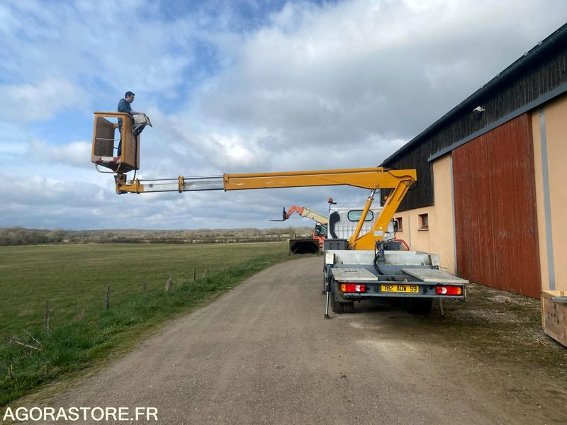 Nacelle Multitel 160 ALU DS monté sur Nissan Cabstar - Iné stroje: obrázok 4 Nacelle Multitel 160 ALU DS monté sur Nissan Cabstar - Iné stroje: obrázok 4