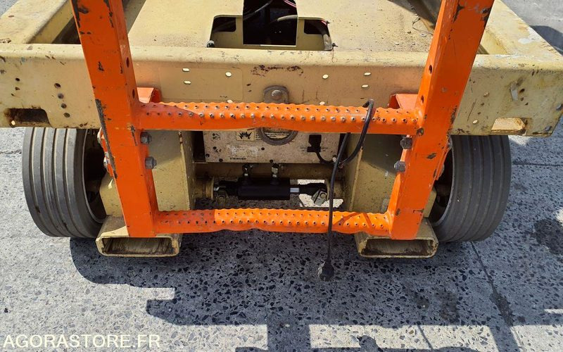 JLG 2646 ES NACELLE CISEAU ÉLECTRIQUE 10 M ÉTROIT - Pracovná plošina: obrázok 5 JLG 2646 ES NACELLE CISEAU ÉLECTRIQUE 10 M ÉTROIT - Pracovná plošina: obrázok 5