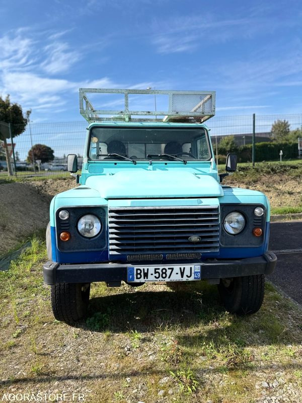 Land Rover Defender BW-587-VJ Mini Combiné Export Exclusivement - Pick-up: obrázok 4 Land Rover Defender BW-587-VJ Mini Combiné Export Exclusivement - Pick-up: obrázok 4
