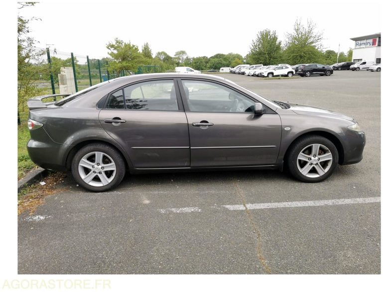MAZDA 6 HATCHBACK - 93 386 KM - 2007 - Automobil: obrázok 5 MAZDA 6 HATCHBACK - 93 386 KM - 2007 - Automobil: obrázok 5
