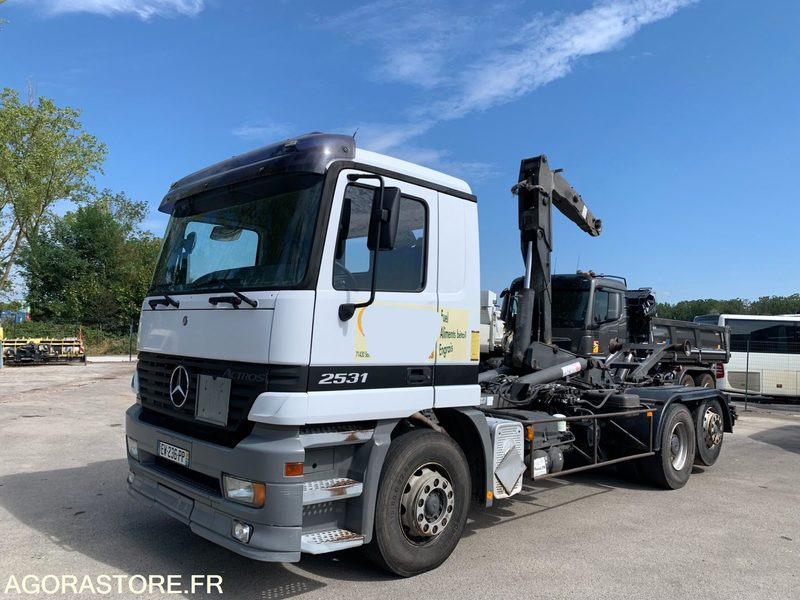 MERCEDES 6x2 - ACTROS 2531 - 1999 / 515000 KM - Hákový nosič kontajnerov: obrázok 1 MERCEDES 6x2 - ACTROS 2531 - 1999 / 515000 KM - Hákový nosič kontajnerov: obrázok 1
