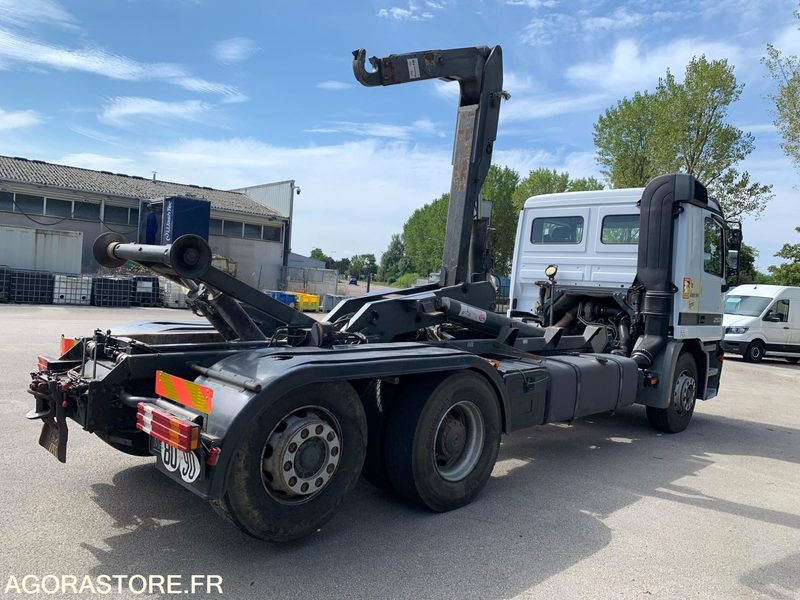 MERCEDES 6x2 - ACTROS 2531 - 1999 / 515000 KM - Hákový nosič kontajnerov: obrázok 4 MERCEDES 6x2 - ACTROS 2531 - 1999 / 515000 KM - Hákový nosič kontajnerov: obrázok 4