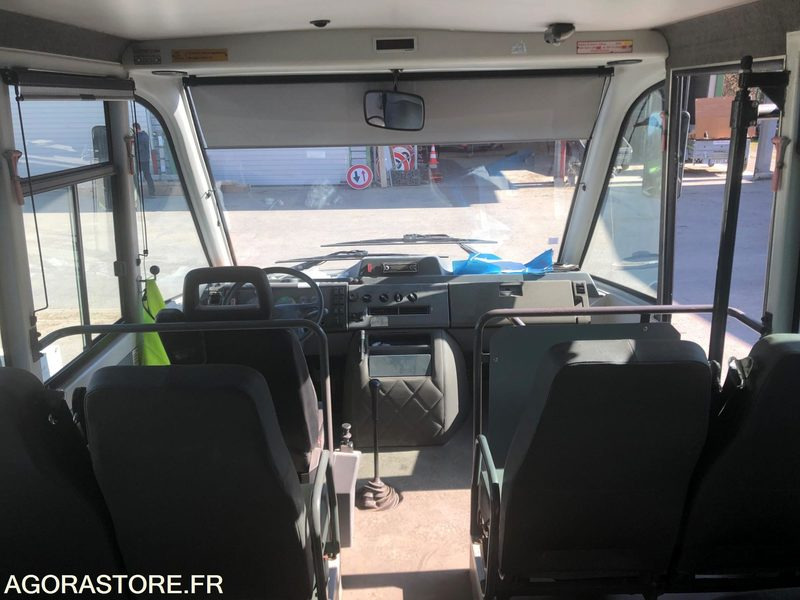 MINI-BUS MERCEDES VARIO - 127178 kms - 2000 - Minibus, Mikrobus: obrázok 4 MINI-BUS MERCEDES VARIO - 127178 kms - 2000 - Minibus, Mikrobus: obrázok 4
