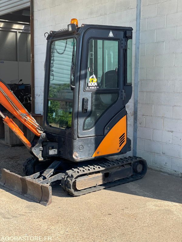 MINI-PELLE SUR CHENILLE CAOUTCHOUC HITACHI ZX17U-2 15CV 1.9T AVEC 3 GODETS - Rýpadlo: obrázok 5 MINI-PELLE SUR CHENILLE CAOUTCHOUC HITACHI ZX17U-2 15CV 1.9T AVEC 3 GODETS - Rýpadlo: obrázok 5