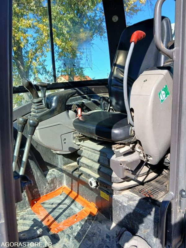 MINI PELLE VOLVO EC 27C - Mini rýpadlo: obrázok 4 MINI PELLE VOLVO EC 27C - Mini rýpadlo: obrázok 4