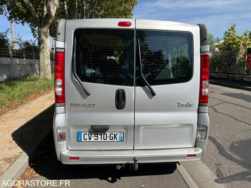 MINIBUS VL - 9 PLACES - TRAFIC - L2 H1 - 115 CH - CLIM- 165200 KMS - ATTELAGE - Minibus, Mikrobus: obrázok 5 MINIBUS VL - 9 PLACES - TRAFIC - L2 H1 - 115 CH - CLIM- 165200 KMS - ATTELAGE - Minibus, Mikrobus: obrázok 5