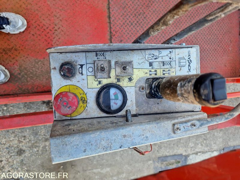 NACELLE ELECTRIQUE CISEAUX SKYJACK SJ4632 11.75M - 2010 - BATTERIE NEUVE - Samohybná plošiny: obrázok 5 NACELLE ELECTRIQUE CISEAUX SKYJACK SJ4632 11.75M - 2010 - BATTERIE NEUVE - Samohybná plošiny: obrázok 5