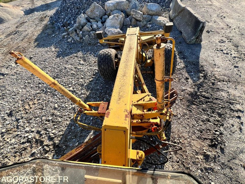 NIVELEUSE MBU G50A 7T - 1990 / 6892 HEURES - Zrovnávač: obrázok 4 NIVELEUSE MBU G50A 7T - 1990 / 6892 HEURES - Zrovnávač: obrázok 4