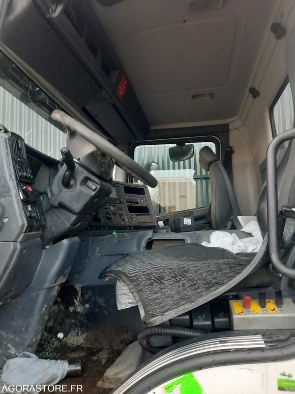 CAMION SCNAIA P250 - Nákladné auto: obrázok 5 CAMION SCNAIA P250 - Nákladné auto: obrázok 5