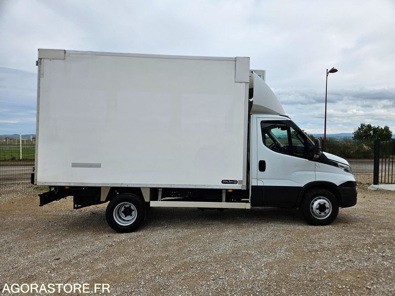 IVECO DAILY 72C21 PORTE VIANDE FRIGORIFIQUE - 2017 - Nákladné auto: obrázok 1 IVECO DAILY 72C21 PORTE VIANDE FRIGORIFIQUE - 2017 - Nákladné auto: obrázok 1