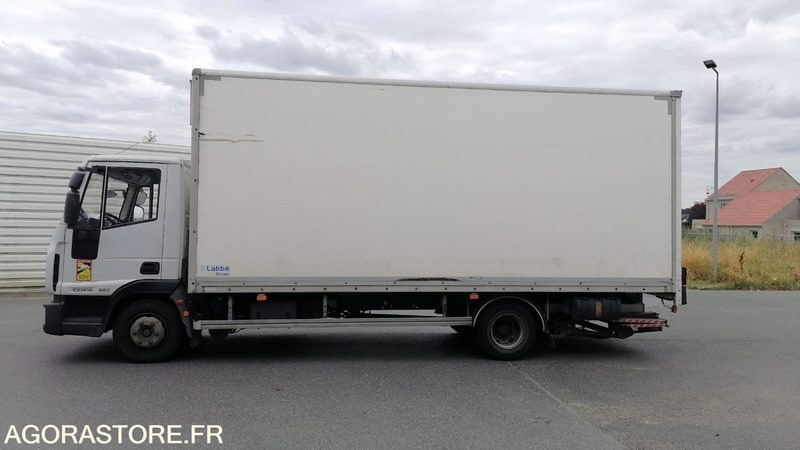 IVECO EUROCARGO - 100E18 - 2013 - 121 009 KM - Nákladné auto: obrázok 5 IVECO EUROCARGO - 100E18 - 2013 - 121 009 KM - Nákladné auto: obrázok 5
