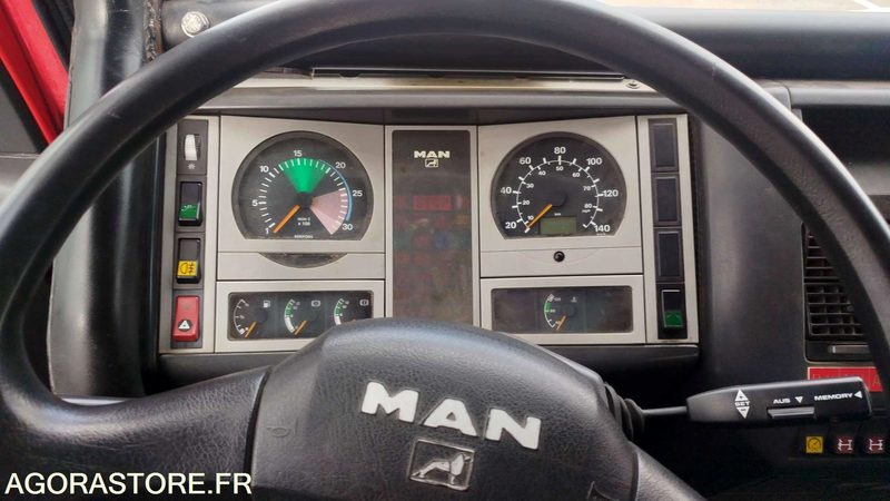 MAN LE220B - 2002 - 9858QD11 - Nákladné auto: obrázok 5 MAN LE220B - 2002 - 9858QD11 - Nákladné auto: obrázok 5