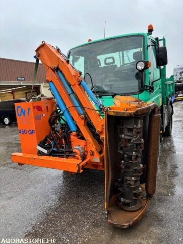 MERCEDES UNIMOG U300C VERSION COMMUNALE 2003 38210 KM + EPAREUSE CMV 450GP - Nákladné auto: obrázok 2 MERCEDES UNIMOG U300C VERSION COMMUNALE 2003 38210 KM + EPAREUSE CMV 450GP - Nákladné auto: obrázok 2