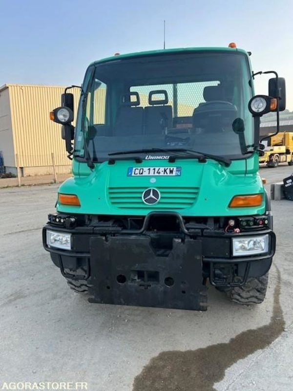 MERCEDES UNIMOG U300C VERSION COMMUNALE 2003 38210 KM - Nákladné auto: obrázok 3 MERCEDES UNIMOG U300C VERSION COMMUNALE 2003 38210 KM - Nákladné auto: obrázok 3