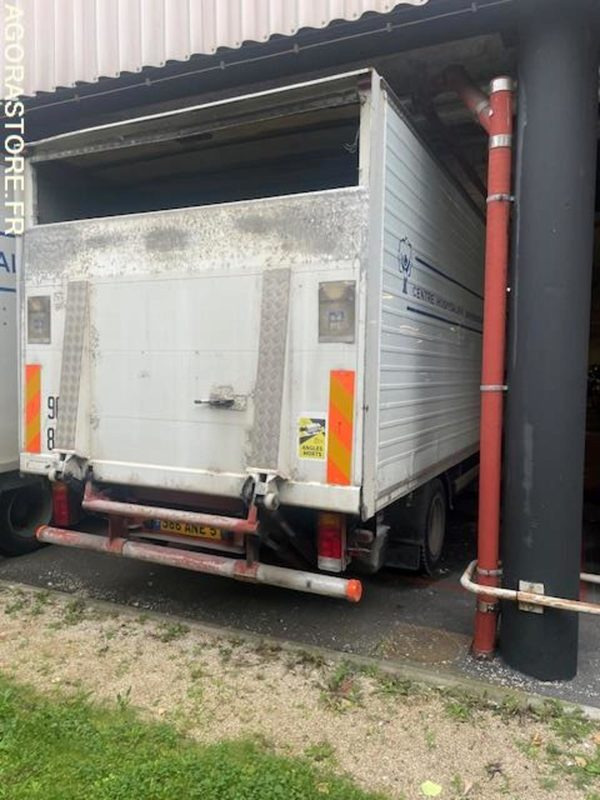POID LOURD IVECO - Nákladné auto: obrázok 2 POID LOURD IVECO - Nákladné auto: obrázok 2