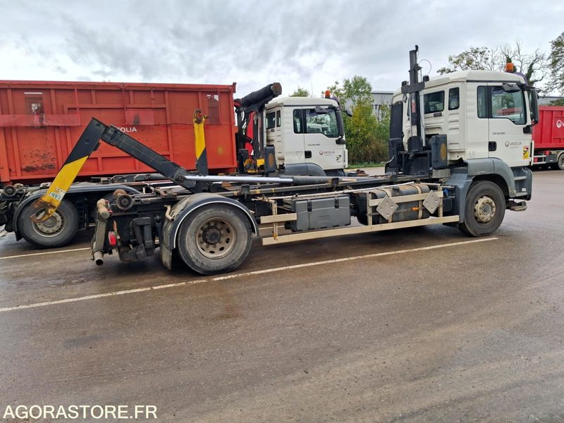 R51894 - PORTEUR MAN 19t  4x2- POLYBENNE BRAS GUIMA PALFINGER - 2010 - 519855 KM - Nákladné auto: obrázok 5 R51894 - PORTEUR MAN 19t  4x2- POLYBENNE BRAS GUIMA PALFINGER - 2010 - 519855 KM - Nákladné auto: obrázok 5