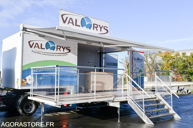 VEHICULE EVENEMENTIEL - CAMION PODIUM IVECO DAILY 6000 kms 2018 - Nákladné auto: obrázok 4 VEHICULE EVENEMENTIEL - CAMION PODIUM IVECO DAILY 6000 kms 2018 - Nákladné auto: obrázok 4