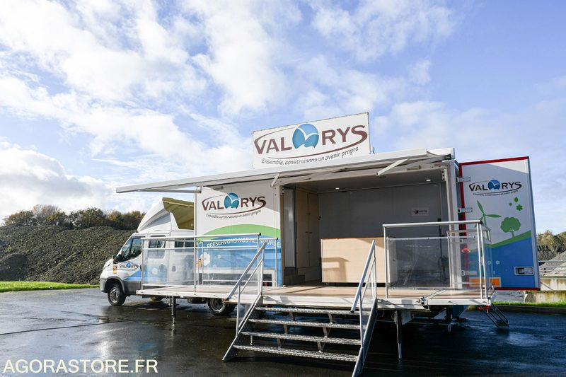 VEHICULE EVENEMENTIEL - CAMION PODIUM IVECO DAILY 6000 kms 2018 - Nákladné auto: obrázok 3 VEHICULE EVENEMENTIEL - CAMION PODIUM IVECO DAILY 6000 kms 2018 - Nákladné auto: obrázok 3