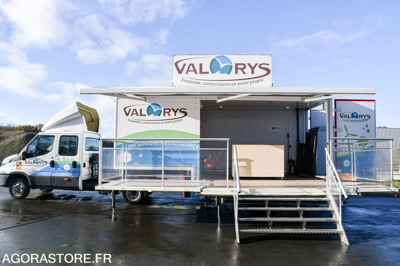 VEHICULE EVENEMENTIEL - CAMION PODIUM IVECO DAILY 6000 kms 2018 - Nákladné auto: obrázok 1 VEHICULE EVENEMENTIEL - CAMION PODIUM IVECO DAILY 6000 kms 2018 - Nákladné auto: obrázok 1