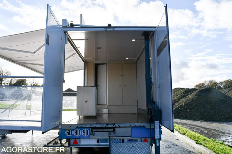 VEHICULE EVENEMENTIEL - CAMION PODIUM IVECO DAILY 6000 kms 2018 - Nákladné auto: obrázok 5 VEHICULE EVENEMENTIEL - CAMION PODIUM IVECO DAILY 6000 kms 2018 - Nákladné auto: obrázok 5