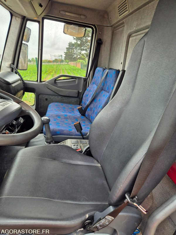 Iveco EUROCARGO 12.180 porte voiture - 2003 - 264 700km - Nákladné auto: obrázok 4 Iveco EUROCARGO 12.180 porte voiture - 2003 - 264 700km - Nákladné auto: obrázok 4