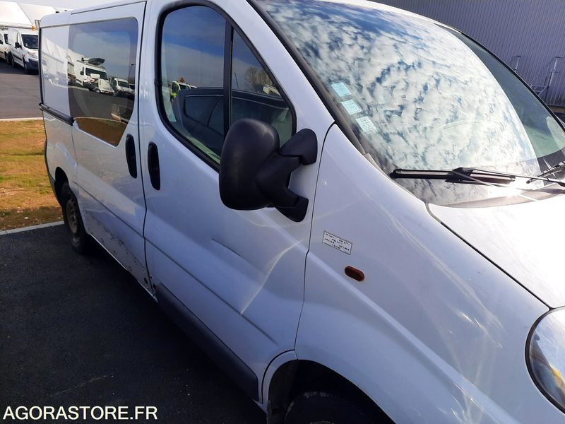 OPEL VIVARO - 2011 - 112 800KM - Furgon: obrázok 4 OPEL VIVARO - 2011 - 112 800KM - Furgon: obrázok 4