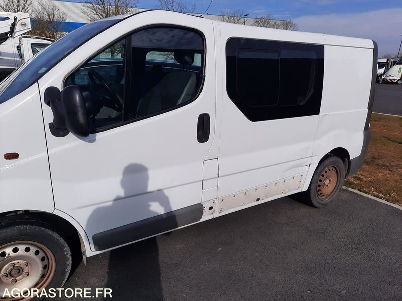 OPEL VIVARO - 2011 - 112 800KM - Furgon: obrázok 3 OPEL VIVARO - 2011 - 112 800KM - Furgon: obrázok 3