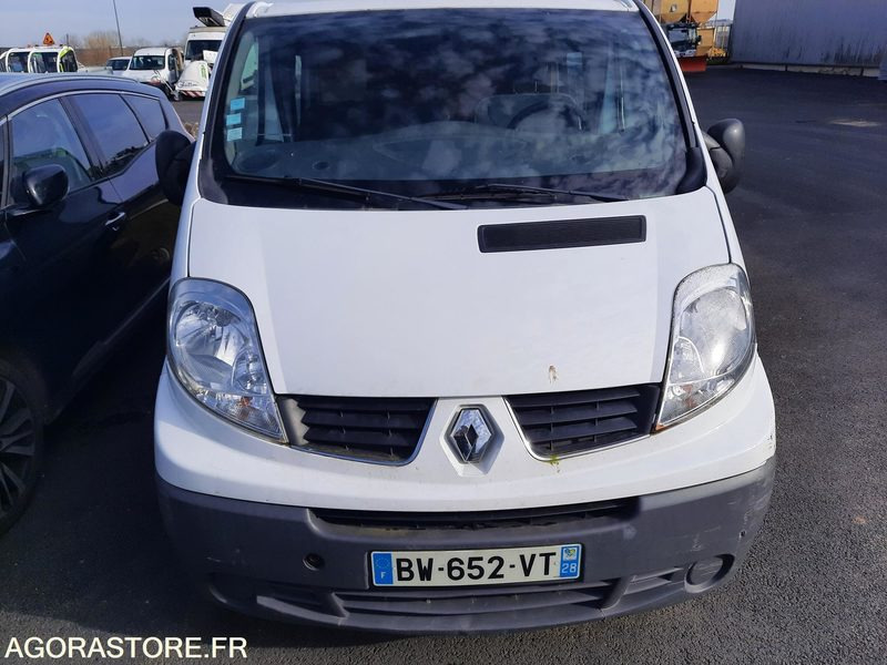 OPEL VIVARO - 2011 - 112 800KM - Furgon: obrázok 2 OPEL VIVARO - 2011 - 112 800KM - Furgon: obrázok 2