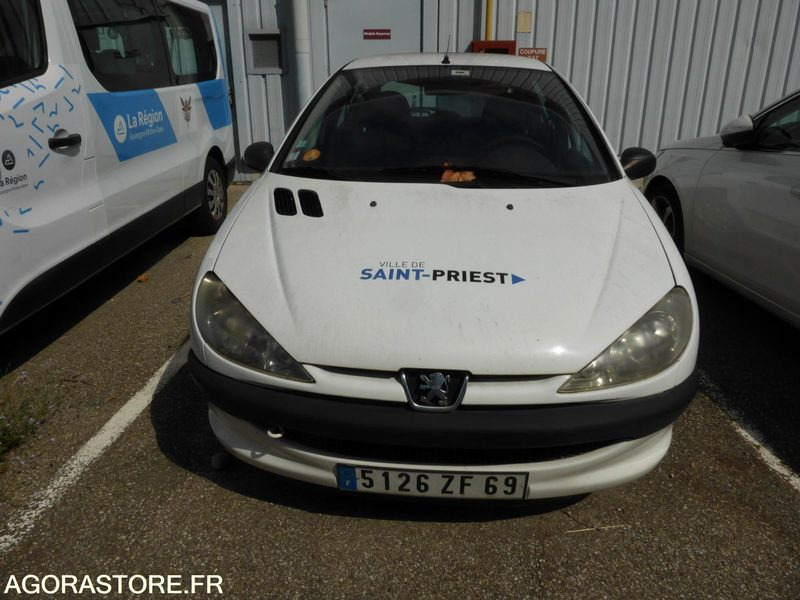 PEUGEOT 206 - Automobil: obrázok 1 PEUGEOT 206 - Automobil: obrázok 1