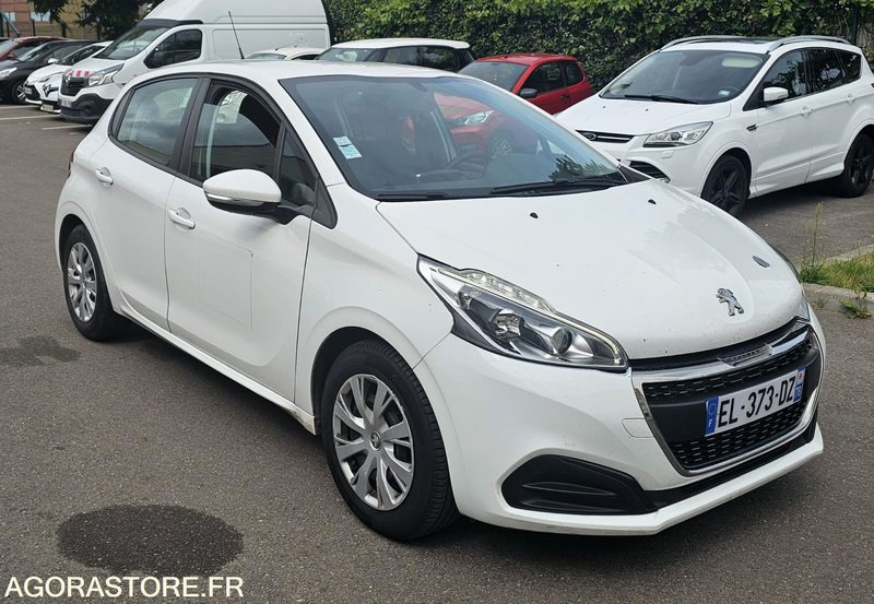 PEUGEOT 208 - 2017 - 111 409Kms - ESSENCE - Automobil: obrázok 1 PEUGEOT 208 - 2017 - 111 409Kms - ESSENCE - Automobil: obrázok 1