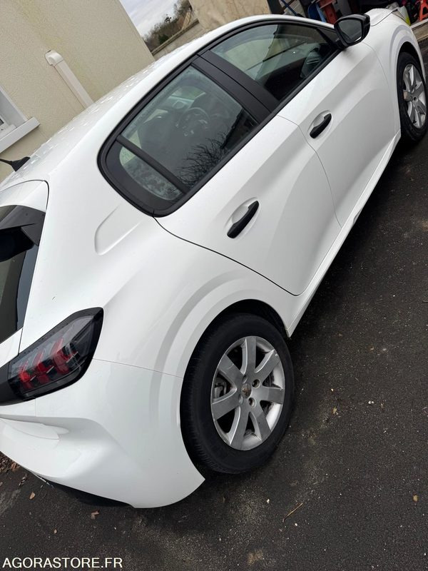 PEUGEOT - 208 - 2022 / 88000 KM - Automobil: obrázok 4 PEUGEOT - 208 - 2022 / 88000 KM - Automobil: obrázok 4