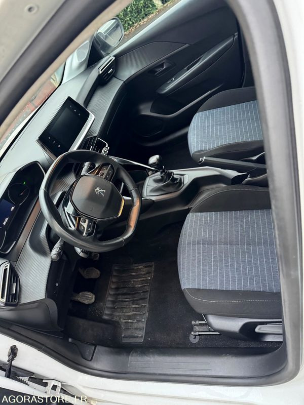 Automobil PEUGEOT - 208 - 2022 / 88000 KM: obrázok 7