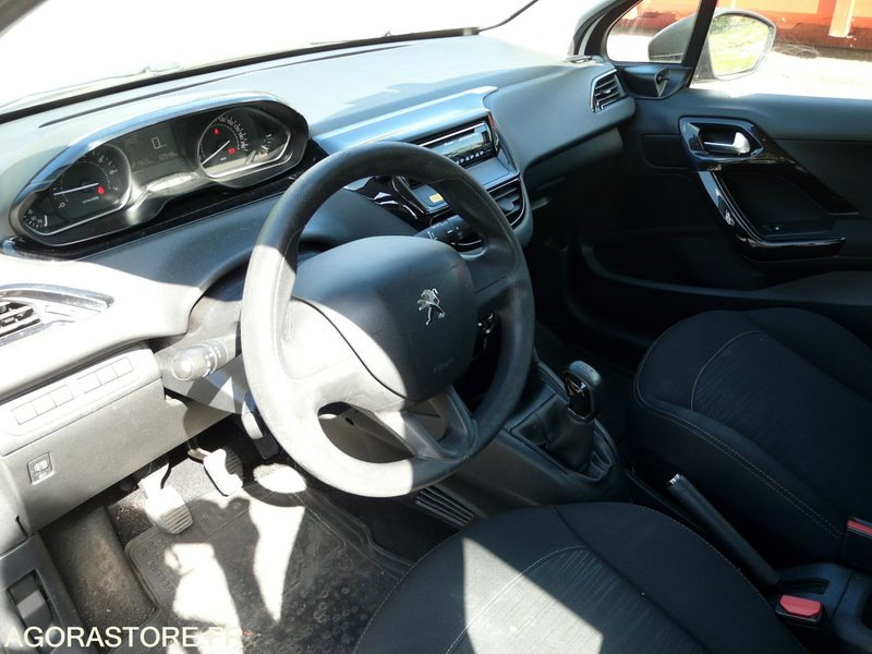 PEUGEOT 208 DX190CZ - Automobil: obrázok 5 PEUGEOT 208 DX190CZ - Automobil: obrázok 5