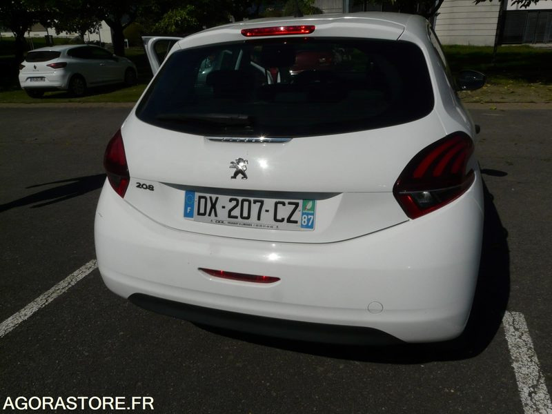 PEUGEOT 208 DX207CZ - Automobil: obrázok 2 PEUGEOT 208 DX207CZ - Automobil: obrázok 2