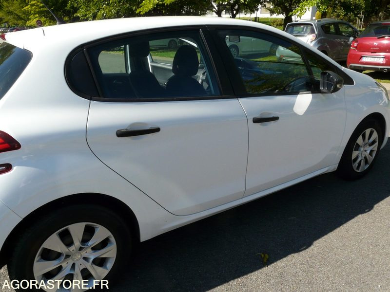 PEUGEOT 208 DX207CZ - Automobil: obrázok 3 PEUGEOT 208 DX207CZ - Automobil: obrázok 3