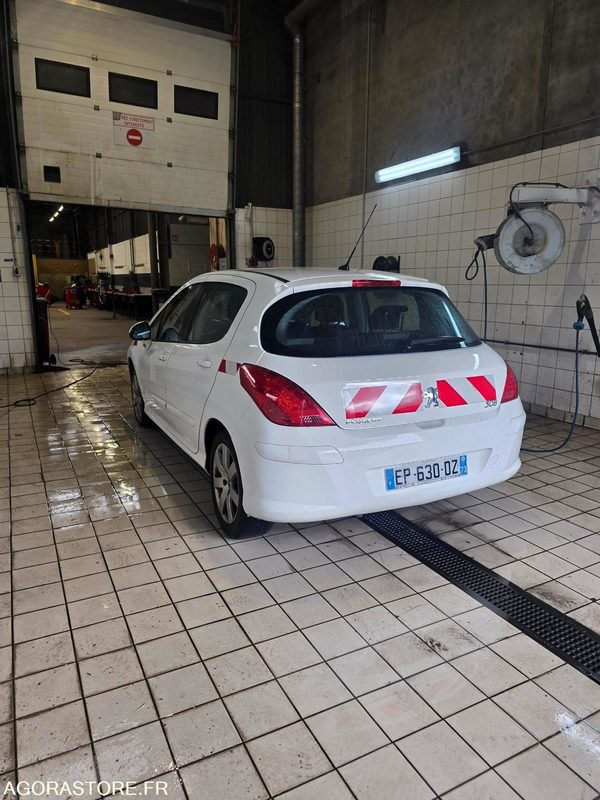 PEUGEOT 308 - Automobil: obrázok 2 PEUGEOT 308 - Automobil: obrázok 2