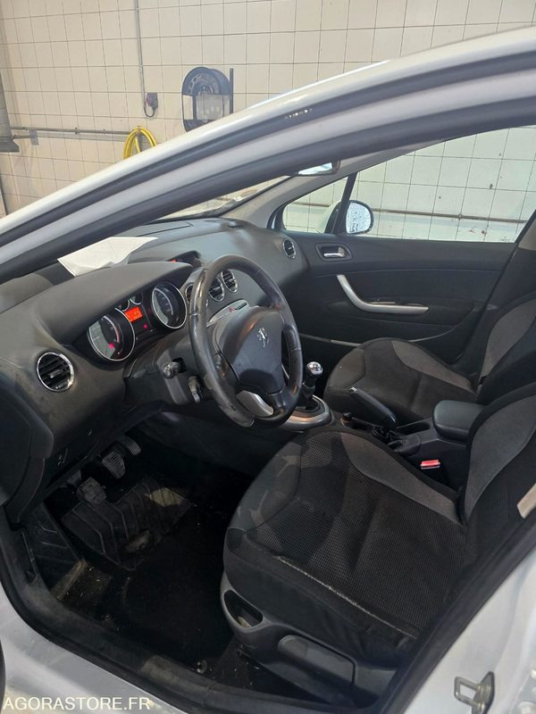 PEUGEOT 308 - Automobil: obrázok 1 PEUGEOT 308 - Automobil: obrázok 1