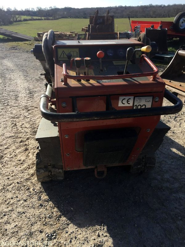 PORTE OUTILS à chenilles DITCH WITCH SK500 - Nakladač: obrázok 5 PORTE OUTILS à chenilles DITCH WITCH SK500 - Nakladač: obrázok 5