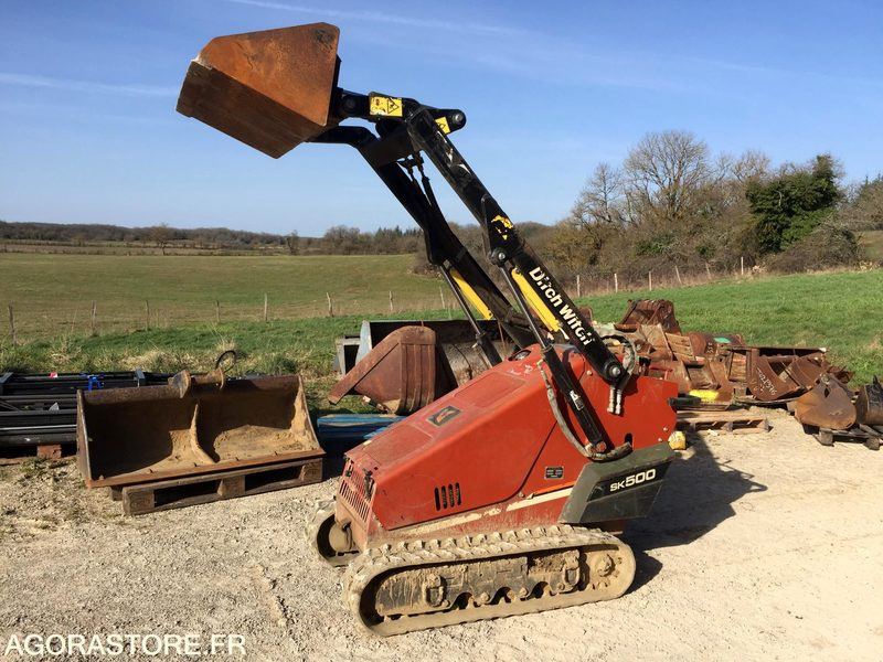PORTE OUTILS à chenilles DITCH WITCH SK500 - Nakladač: obrázok 1 PORTE OUTILS à chenilles DITCH WITCH SK500 - Nakladač: obrázok 1
