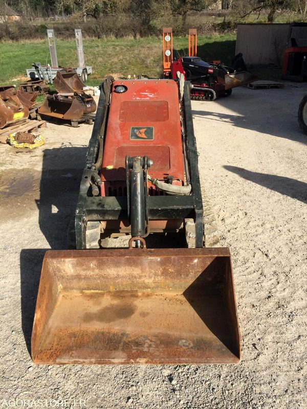 PORTE OUTILS à chenilles DITCH WITCH SK500 - Nakladač: obrázok 3 PORTE OUTILS à chenilles DITCH WITCH SK500 - Nakladač: obrázok 3