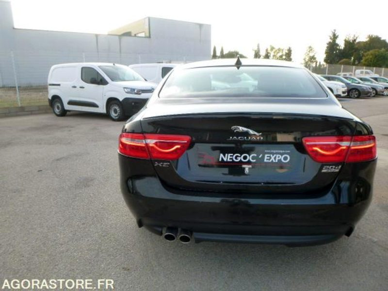 PRIX TTC 0% TVA - JAGUAR XE 2.0 180CV R SPORT AWD - 2016 - 160 000km - Automobil: obrázok 4 PRIX TTC 0% TVA - JAGUAR XE 2.0 180CV R SPORT AWD - 2016 - 160 000km - Automobil: obrázok 4