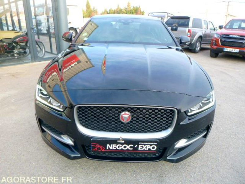PRIX TTC 0% TVA - JAGUAR XE 2.0 180CV R SPORT AWD - 2016 - 160 000km - Automobil: obrázok 2 PRIX TTC 0% TVA - JAGUAR XE 2.0 180CV R SPORT AWD - 2016 - 160 000km - Automobil: obrázok 2