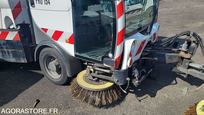 PRO 154 - CITYCAT 2020 - 47019KM - 2010 - Záhradná technika: obrázok 4 PRO 154 - CITYCAT 2020 - 47019KM - 2010 - Záhradná technika: obrázok 4