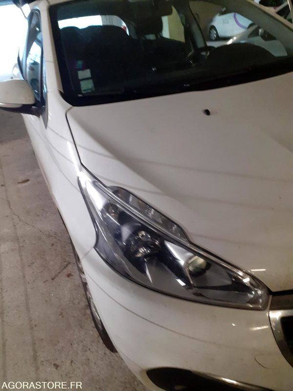 Peugeot 208 - 2015 - 195014kms - Automobil: obrázok 3 Peugeot 208 - 2015 - 195014kms - Automobil: obrázok 3
